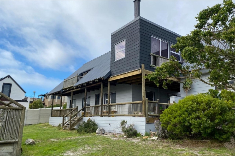 4 Bedroom Property for Sale in Pringle Bay Western Cape